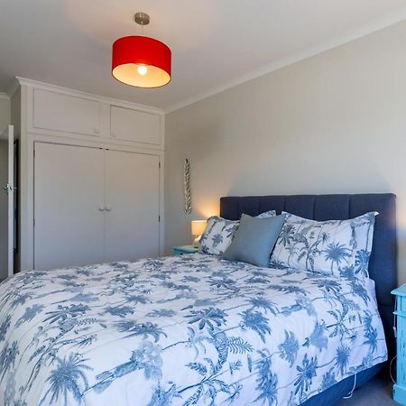 Seaview Apartment Picton Bagian luar foto