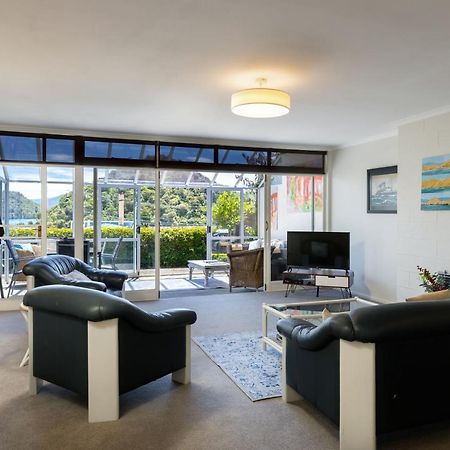 Seaview Apartment Picton Bagian luar foto
