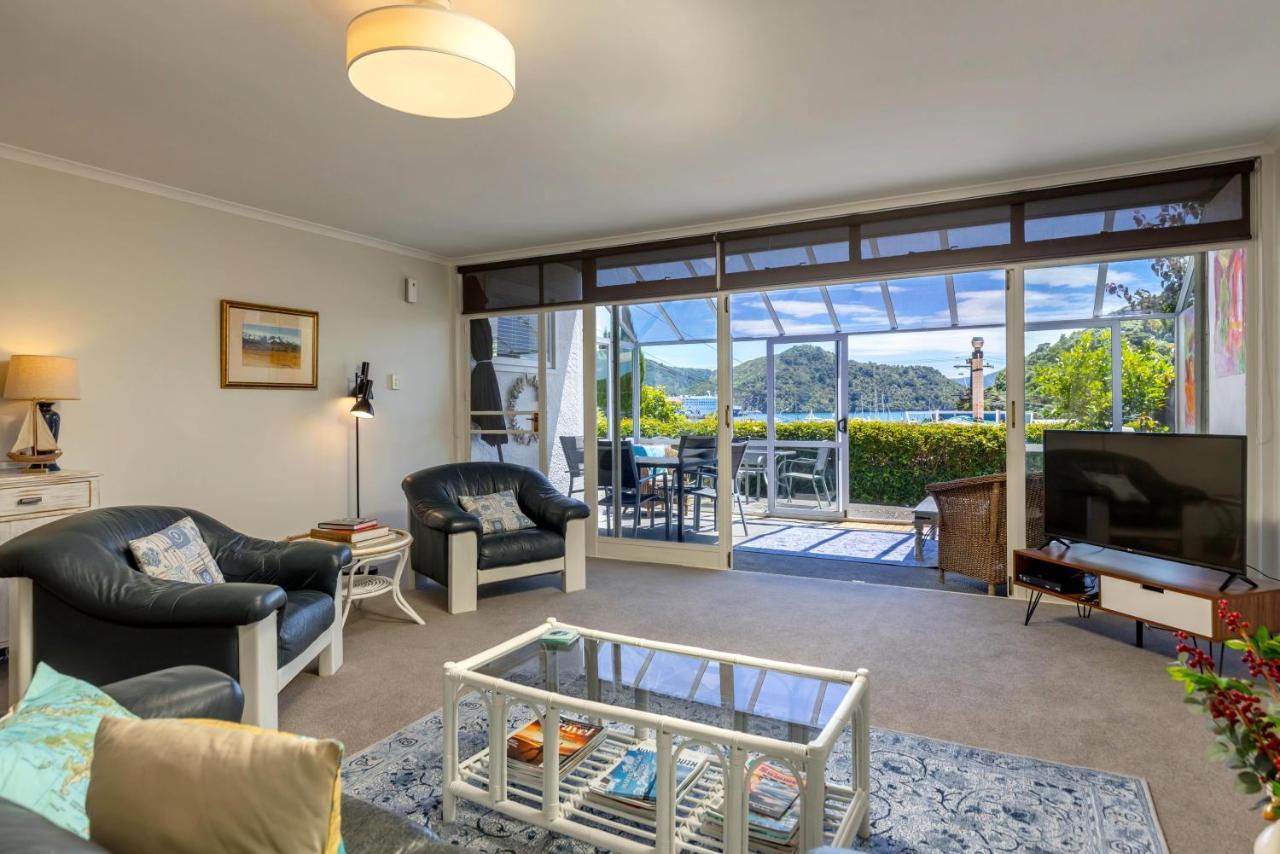 Seaview Apartment Picton Bagian luar foto