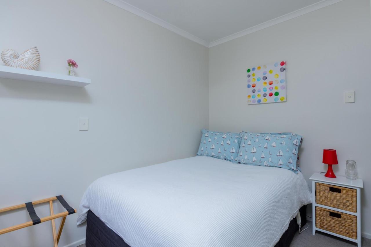 Seaview Apartment Picton Bagian luar foto