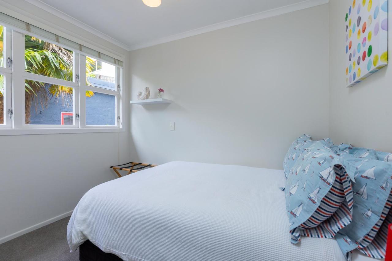 Seaview Apartment Picton Bagian luar foto