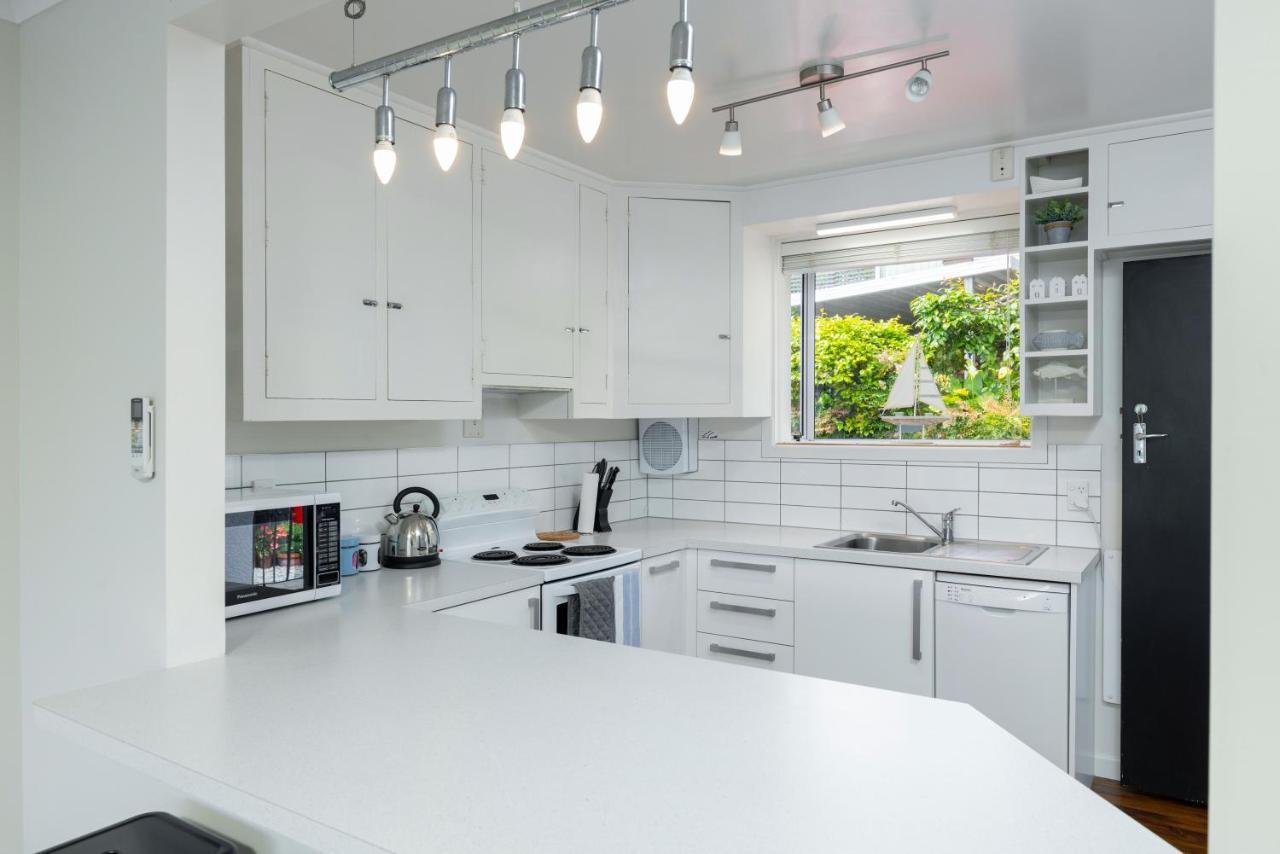 Seaview Apartment Picton Bagian luar foto